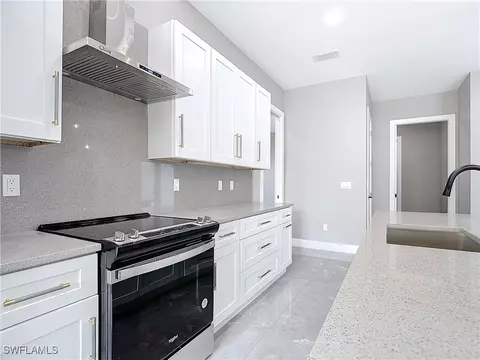 962 Iris St E, Lehigh Acres, FL 33974 photo 9