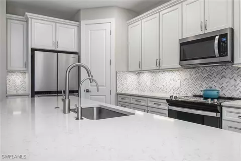 19515 Utopia Ln, Estero, FL 33928 photo 9