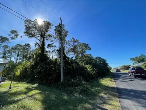 2811 1st St, Lehigh Acres, FL 33976