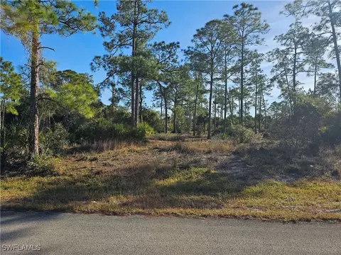 618 Scott Ave, Lehigh Acres, FL 33972