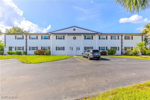 043 New Post Dr #7, North Fort Myers, FL 33917