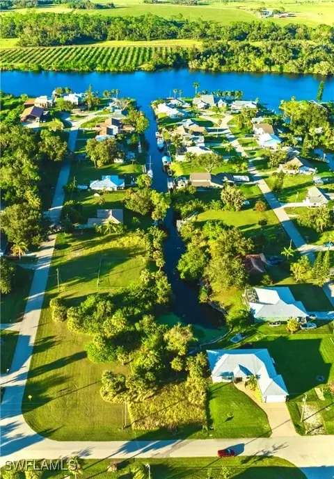 2231 Safe Harbour Ct, Alva, FL 33920