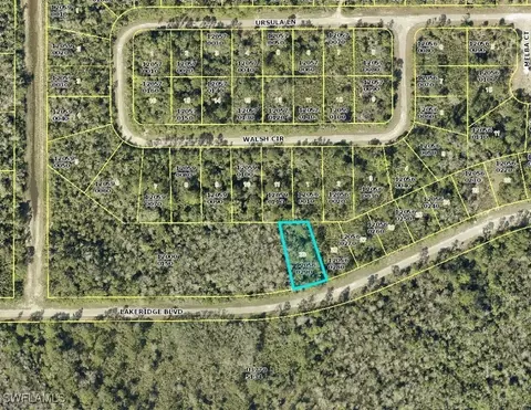 424 Lakeridge Blvd, Lehigh Acres, FL 33972