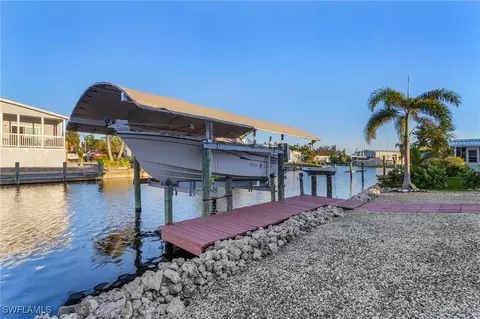 7175 Cobiac Dr, Saint James City, FL 33956