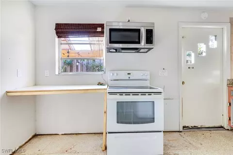 Kitchen - 2975 14th St N, Naples, FL 34103 photo 4 of 5