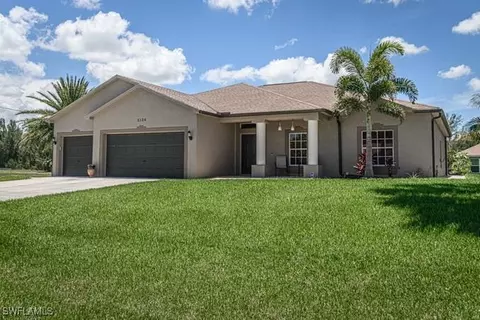 2124 NE 40th St, Cape Coral, FL 33909