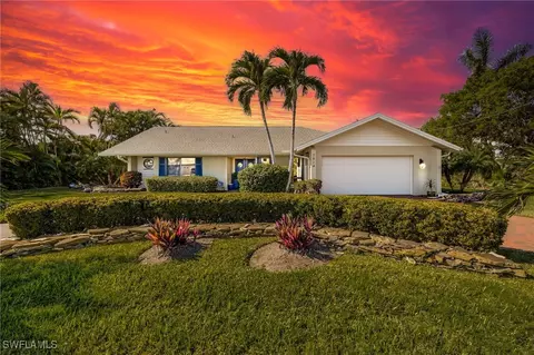 3914 Country Club Blvd, Cape Coral, FL 33904