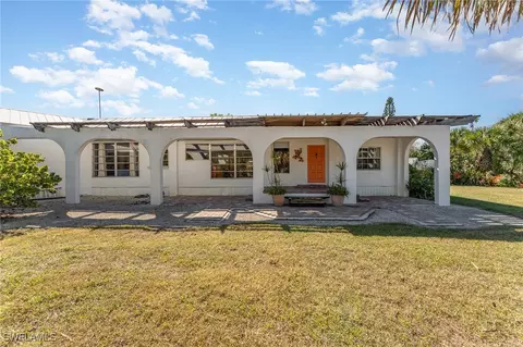 1232 Turkey Creek Ln, Moore Haven, FL 33471