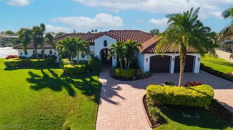 2520 SW 14th Pl, Cape Coral, FL 33914
