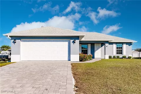 2209 NE 6th Pl, Cape Coral, FL 33909