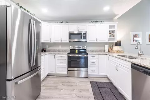 5630 Foxlake Dr, North Fort Myers, FL 33917