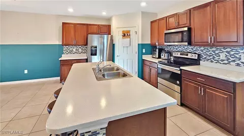 2300 NW 26th Ter, Cape Coral, FL 33993