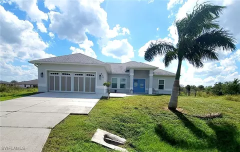 612 Kingsbury St E, Lehigh Acres, FL 33974