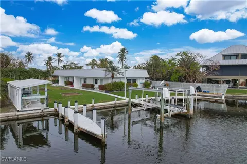 7745 Bocilla Ln, Bokeelia, FL 33922