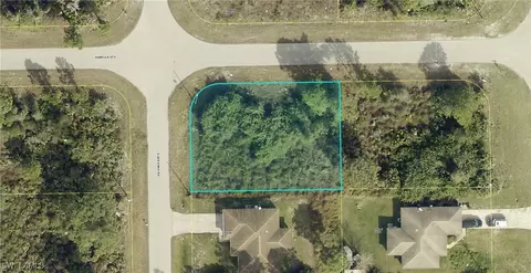 717 Da Vinci Ave S, Lehigh Acres, FL 33974