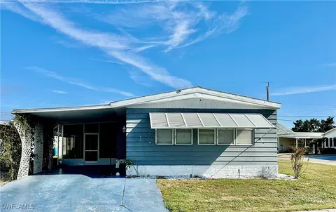 201 Santa Fe Trl, North Fort Myers, FL 33917