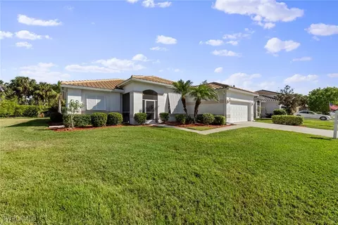 11064 Lakeland Cir, Fort Myers, FL 33913
