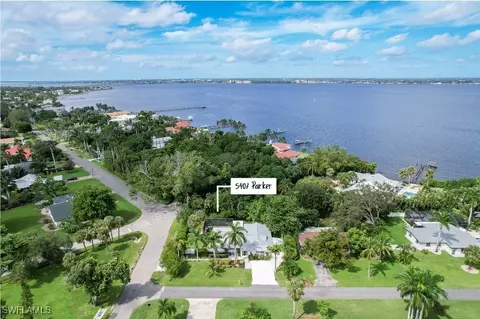 5407 Parker Dr, Fort Myers, FL 33919