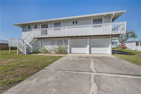 2543 Sanibel Blvd, Saint James City, FL 33956