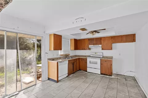 2621 Nightshade Ln, Fort Myers, FL 33905