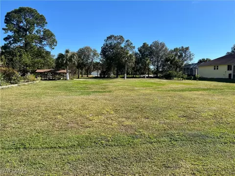 516 Cleveland Ave, Lehigh Acres, FL 33972