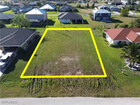 3510 SW 14th Pl, Cape Coral, FL 33914