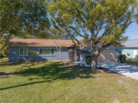 830 SE 4th Pl, Cape Coral, FL 33990