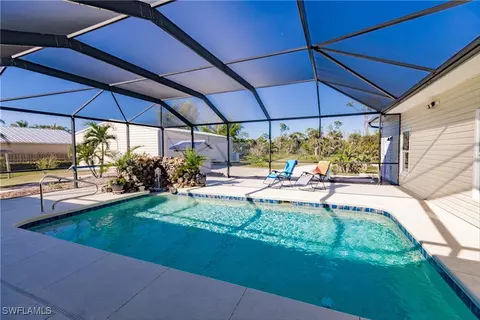 4586 Gulf Shore Rd, Saint James City, FL 33956