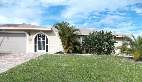 911 SE 34th Ter, Cape Coral, FL 33904