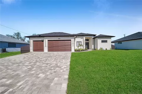 205 Kismet Pkwy E, Cape Coral, FL 33909