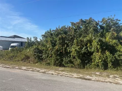 1019 Pine Ave, Lehigh Acres, FL 33972