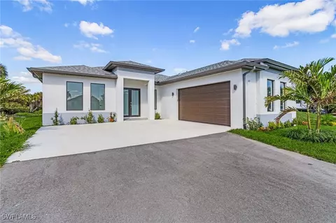 641 37th Ave NW, Naples, FL 34120