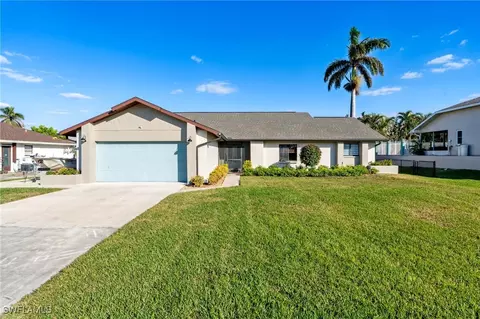 17585 Moorfield Dr, Fort Myers, FL 33908