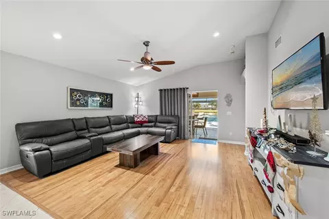 21549 Berwhich Run, Estero, FL 33928 photo 6