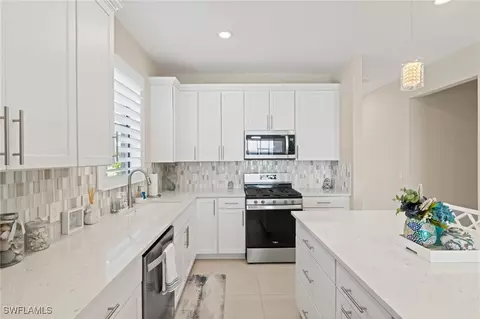 Kitchen - 20230 Napa Loop, Estero, FL 33928 photo 3 of 4