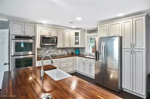 12613 2nd St, Fort Myers, FL 33905