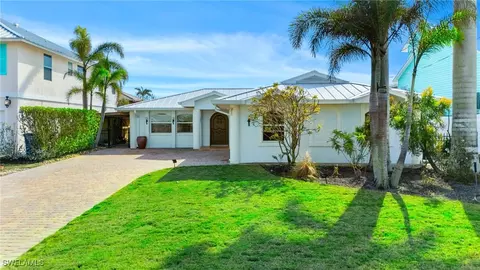 254 Curlew St, Fort Myers Beach, FL 33931