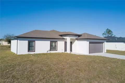 2103 Jefferson Ave, Alva, FL 33920