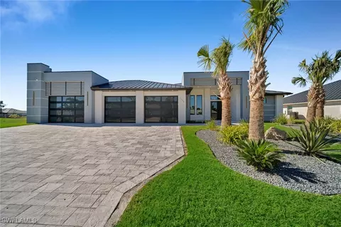 1116 SW 18th Ave, Cape Coral, FL 33991