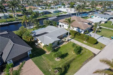 5258 Skylark Ct, Cape Coral, FL 33904