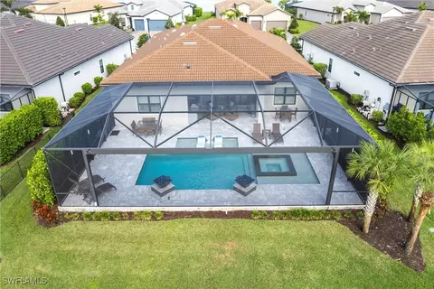 19316 Aqua Shore Dr, Fort Myers, FL 33913