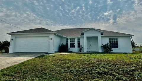 2915 7th St W, Lehigh Acres, FL 33971