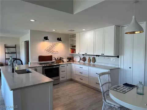 5565 Trailwinds Dr #224, Fort Myers, FL 33907