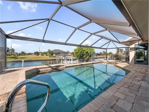 3704 SE 1st Pl, Cape Coral, FL 33904
