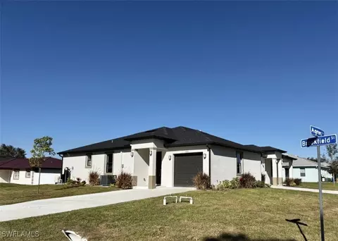 809-811 Agnes Ave, Lehigh Acres, FL 33971
