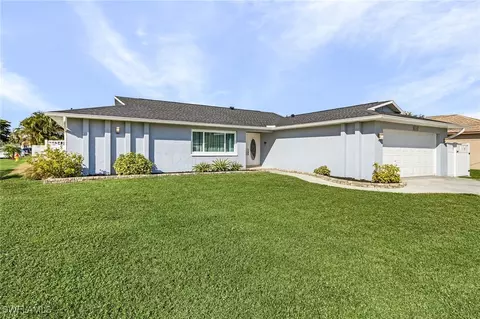 532 SE 17th Pl, Cape Coral, FL 33990