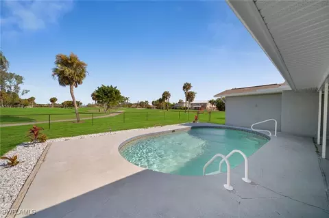 307 SE 10th Ter, Cape Coral, FL 33990