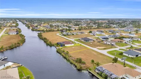 1321 NE 39th St, Cape Coral, FL 33909