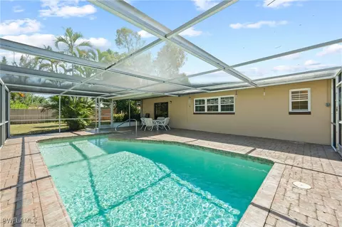 1697 N Hermitage Rd, Fort Myers, FL 33919