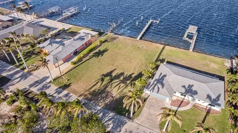 2226 8th Ave, Saint James City, FL 33956